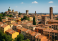 Vista panoramica di una città media italiana, esempio del trend immobiliare 2025