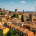 Vista panoramica di una città media italiana, esempio del trend immobiliare 2025