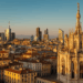 Comprare casa a Milano: panorama al tramonto con Duomo e skyline moderno di CityLife e Porta Nuova